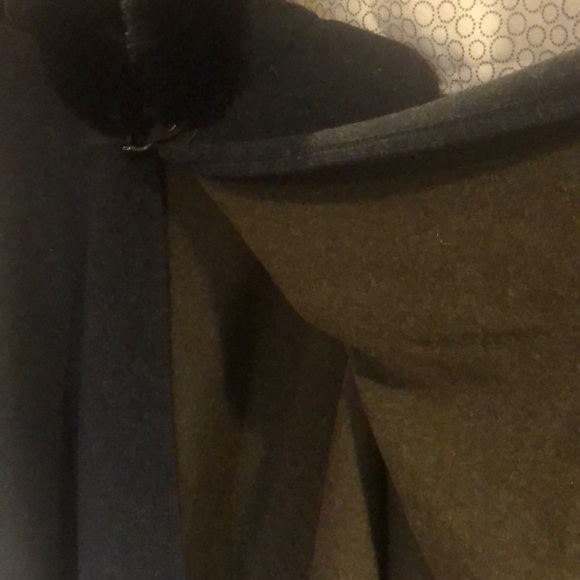 Soft Wool cape lined w/fur Navy blue green inside. - Picture 5 of 10